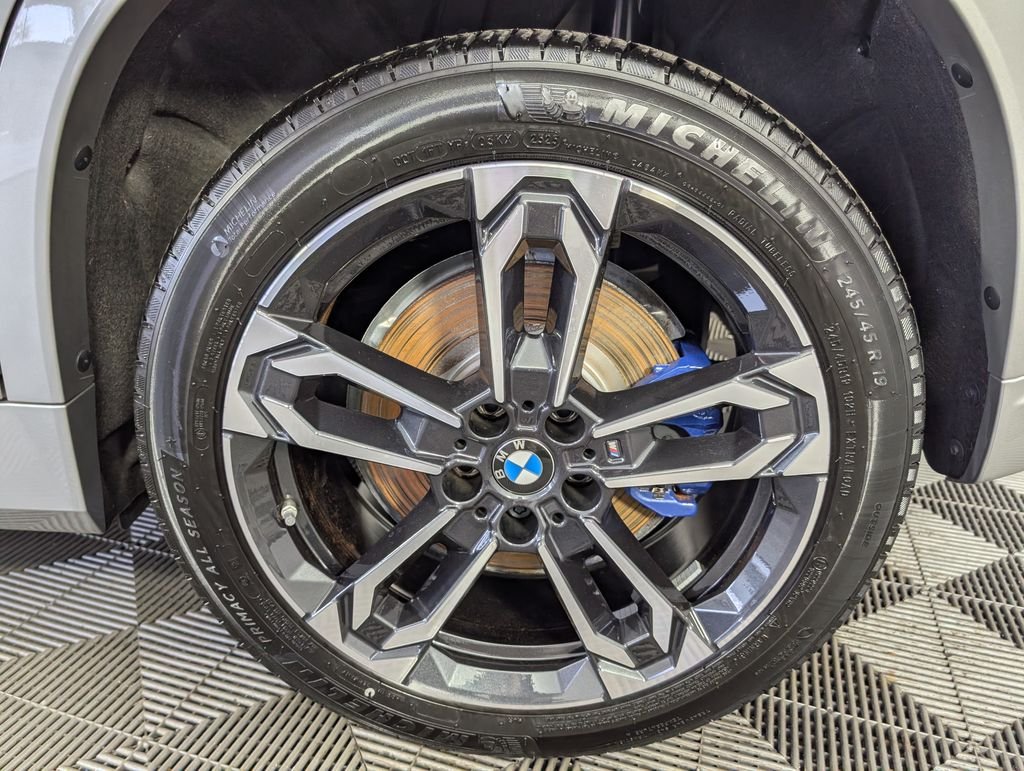 Used 2026 Silver BMW M35i image 11