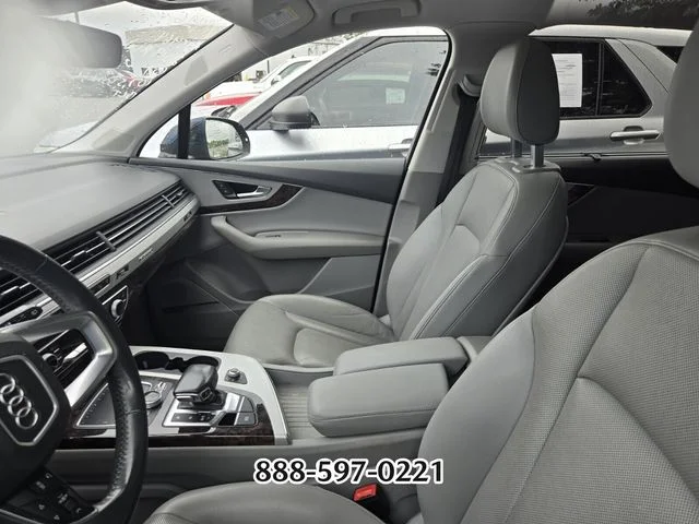 Used 2019  Audi  image 2