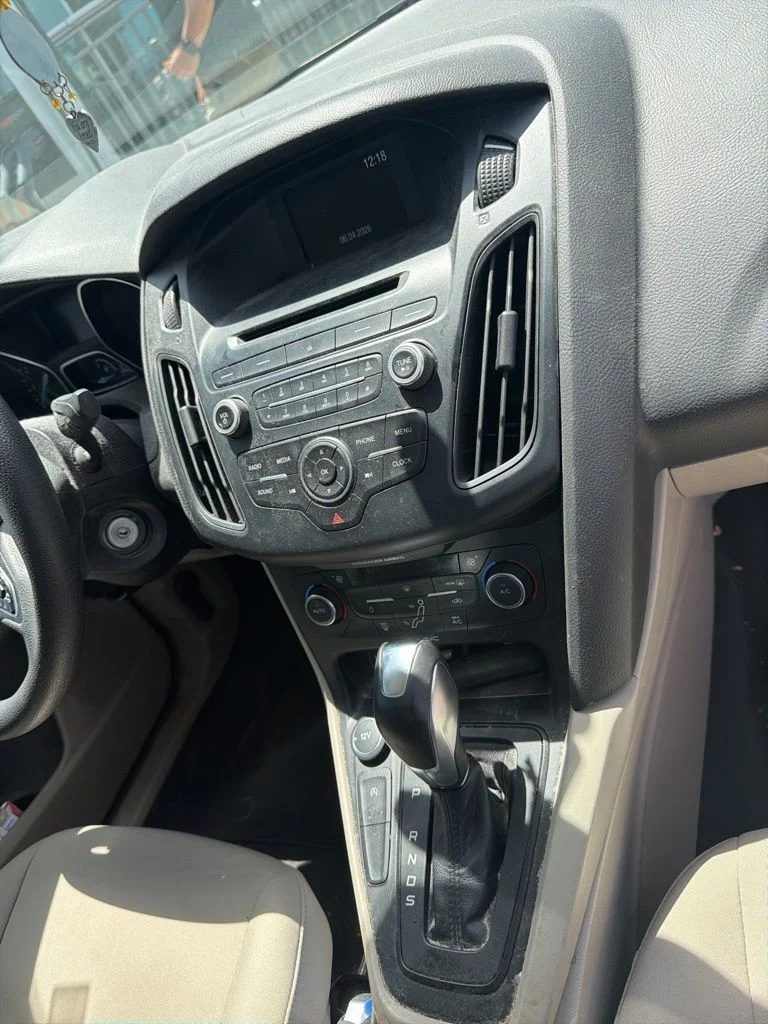 Used 2016 Gray Ford SE image 18
