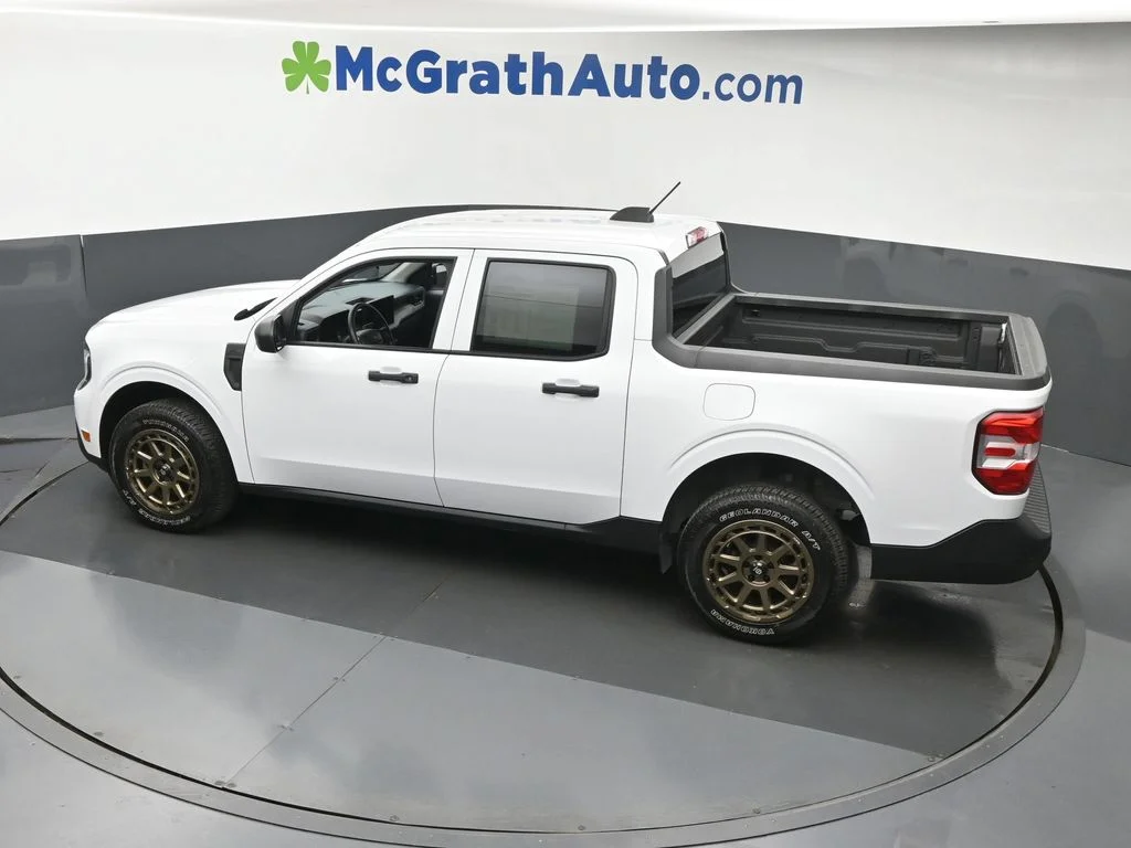 Used 2025 White Ford XL image 24