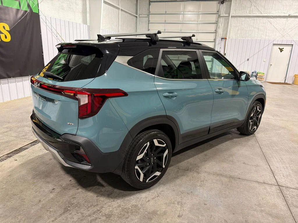 Used 2024 Pluton Blue/Black Roof Kia SX image 7