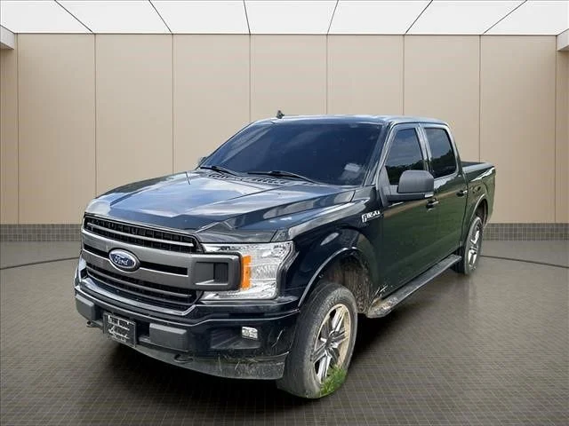 Used 2018 Black Ford XLT image 2