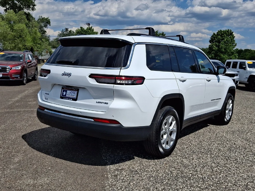 Used 2023 Bright White Clearcoat Jeep Limited image 11