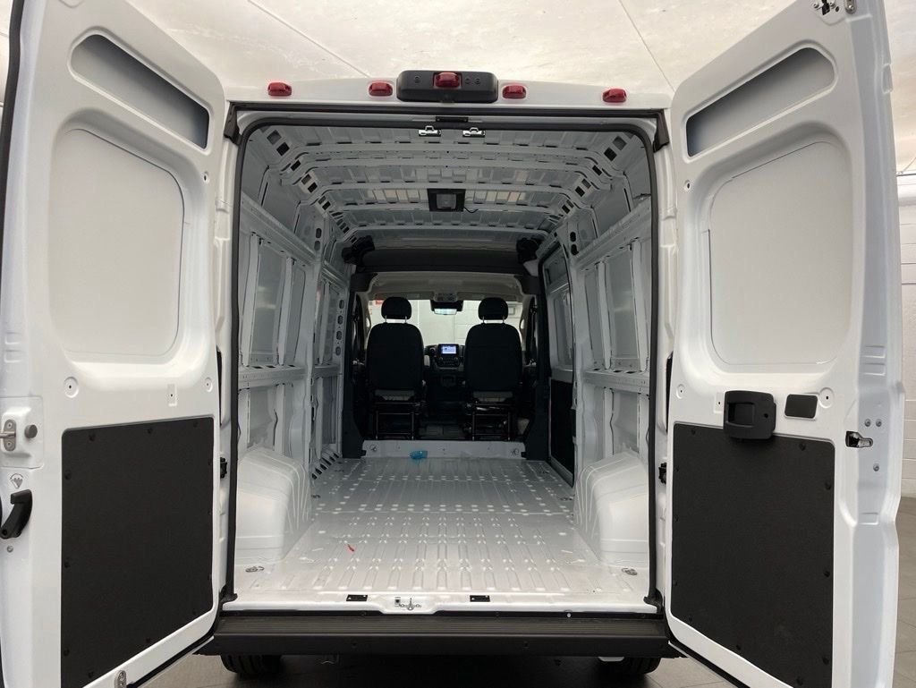 New 2026 Bright White Clear-Coat Exterior Paint RAM High Roof image 6