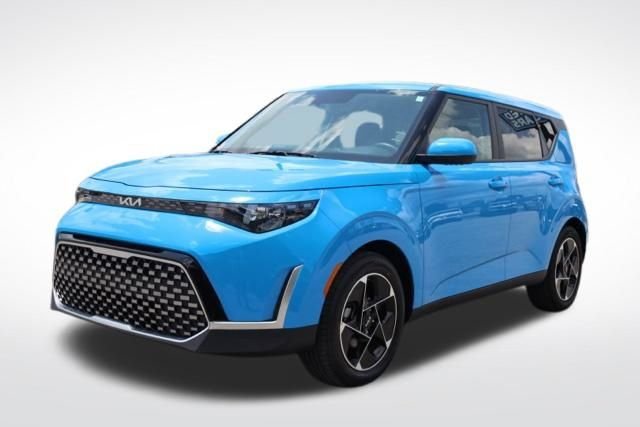 Used 2025 Surf Blue Kia EX image 4