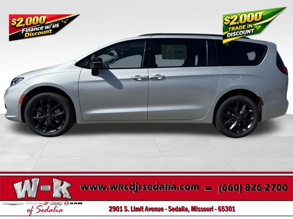 2026 Chrysler Pacifica Limited - Photo 7