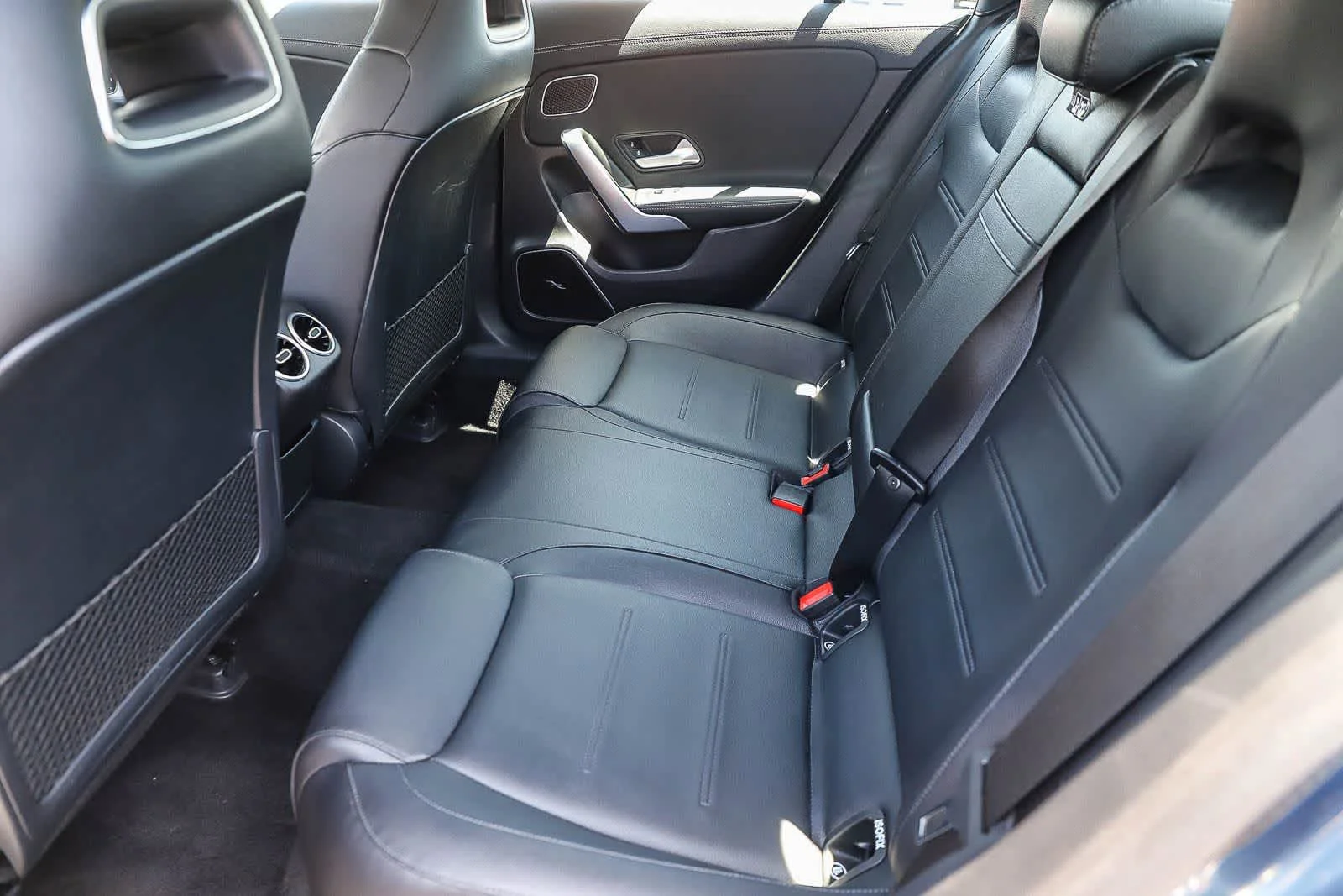 Used 2020 Denim Blue Metallic Mercedes-Benz CLA 250 image 19