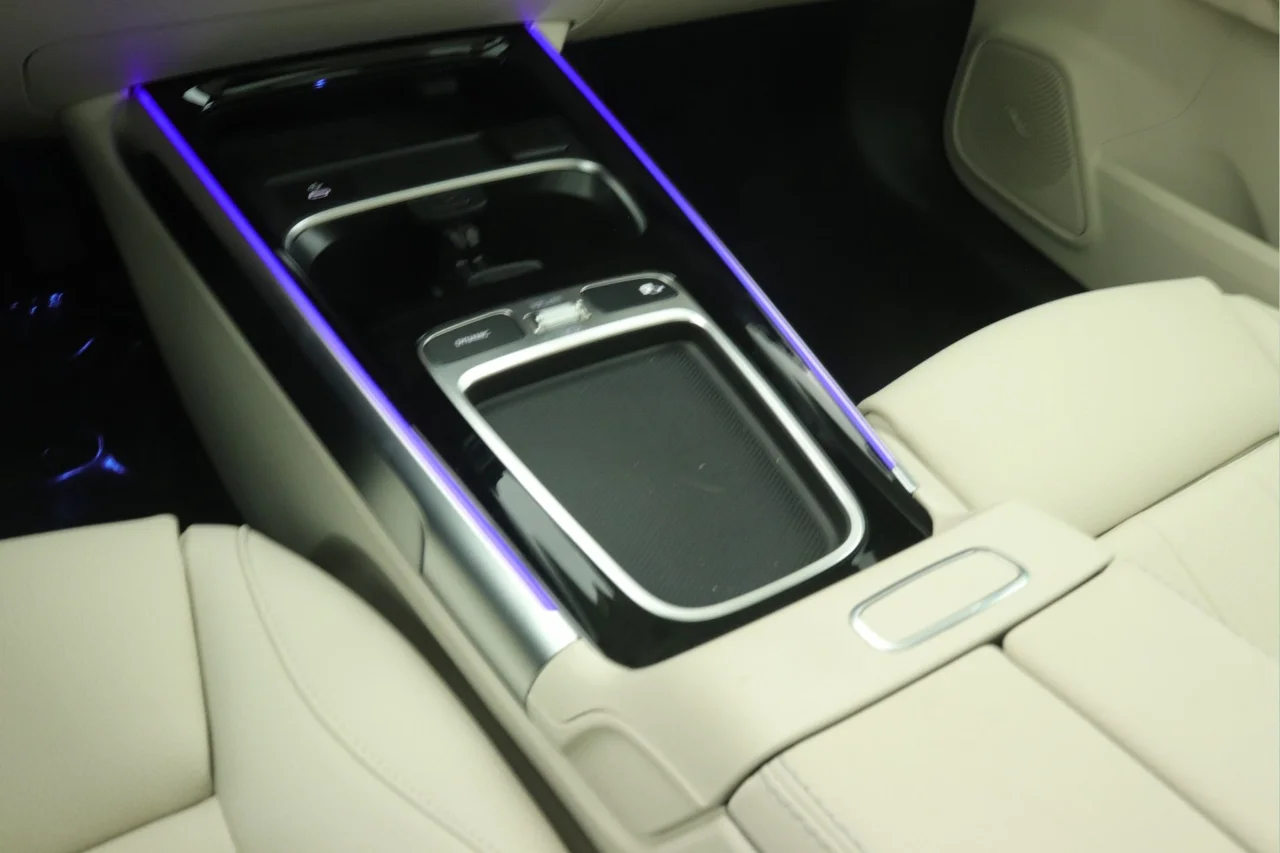 New 2026 Polar White Mercedes-Benz GLB 250 image 6