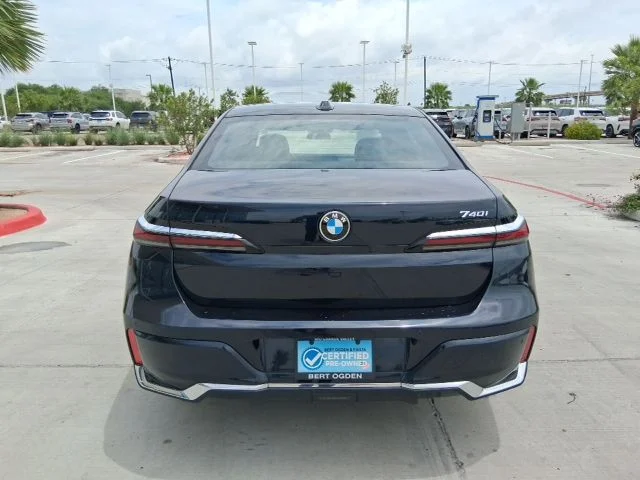 Used 2023 Black BMW 740i image 5
