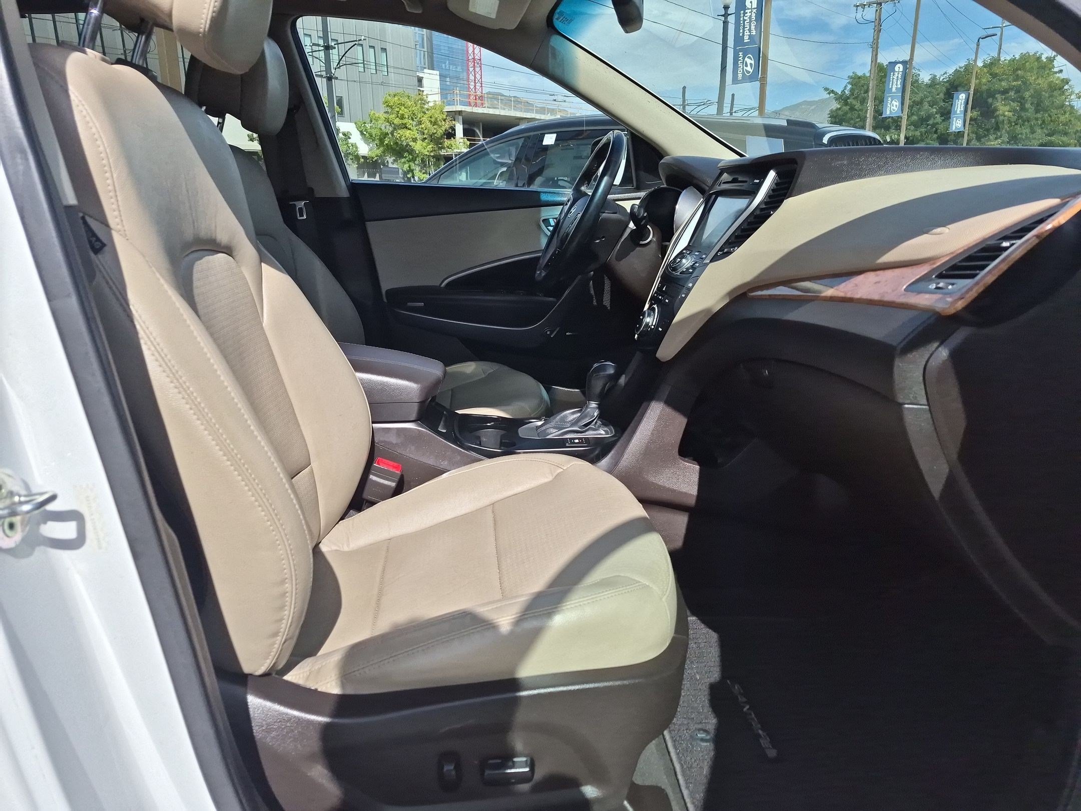 Used 2016 Frost White Pearl Hyundai 2.4 Base image 29