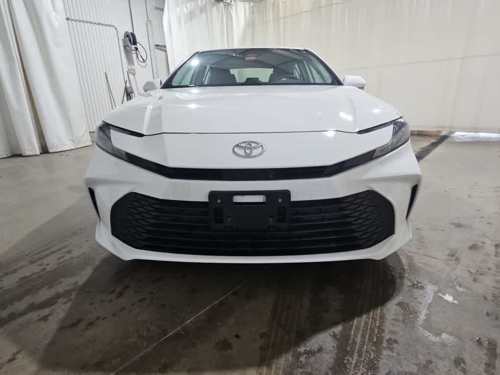 Used 2025 Ice Cap Toyota LE image 9