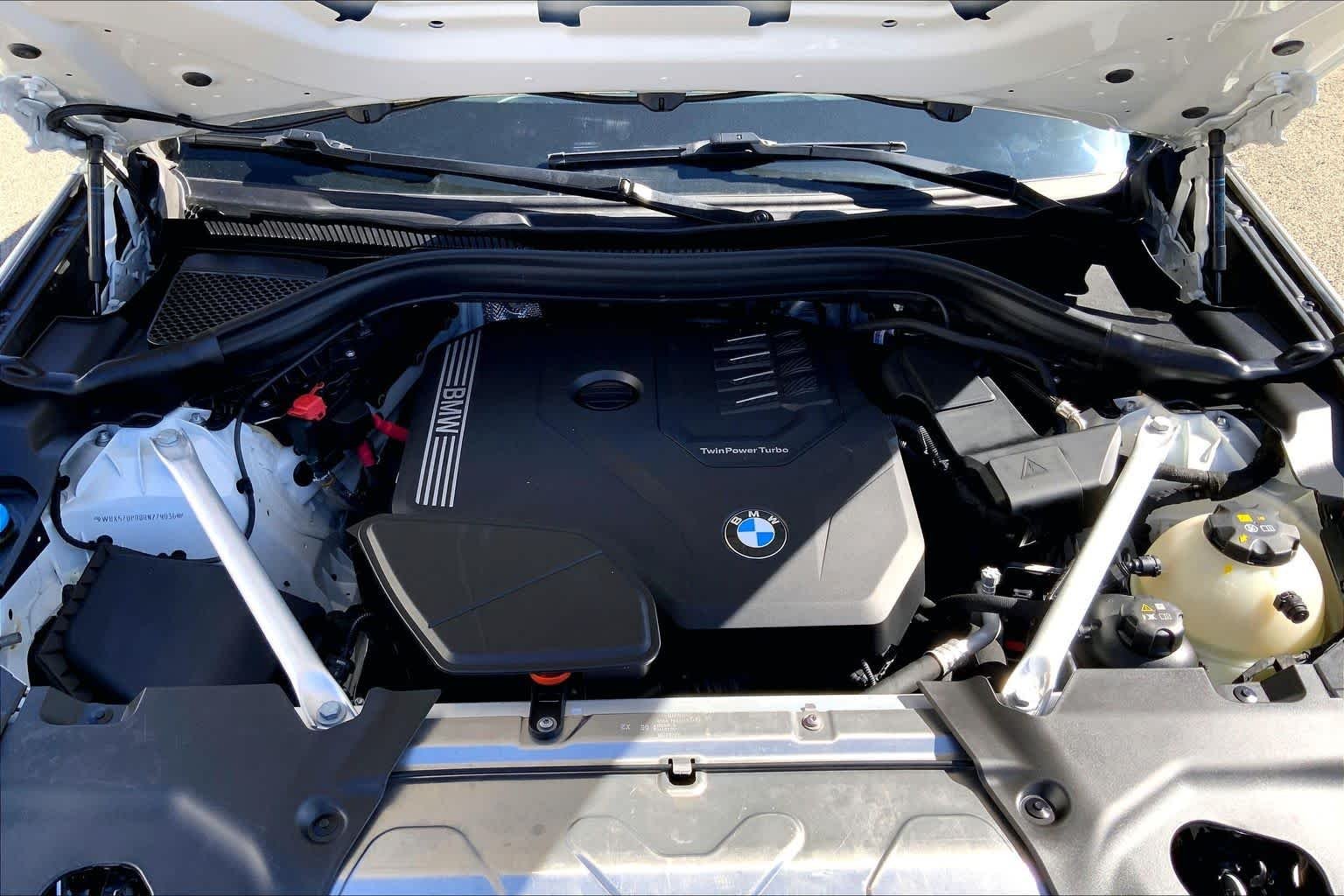 Used 2024 Alpine White BMW xDrive30i image 31