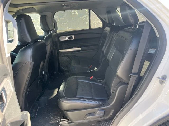 Used 2021 White Ford Limited image 11