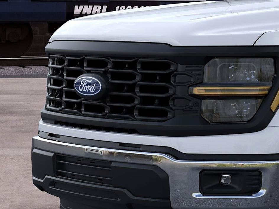 New 2026 Oxford White Ford XL image 17
