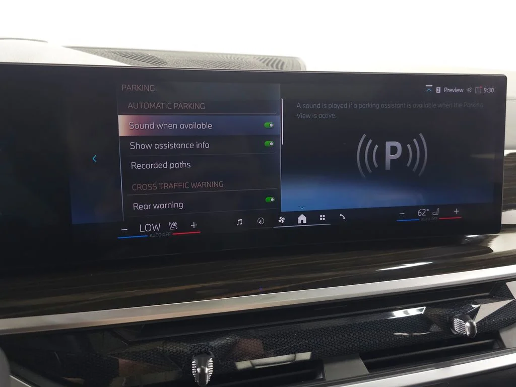 Used 2025 Gray BMW xDrive40i image 29