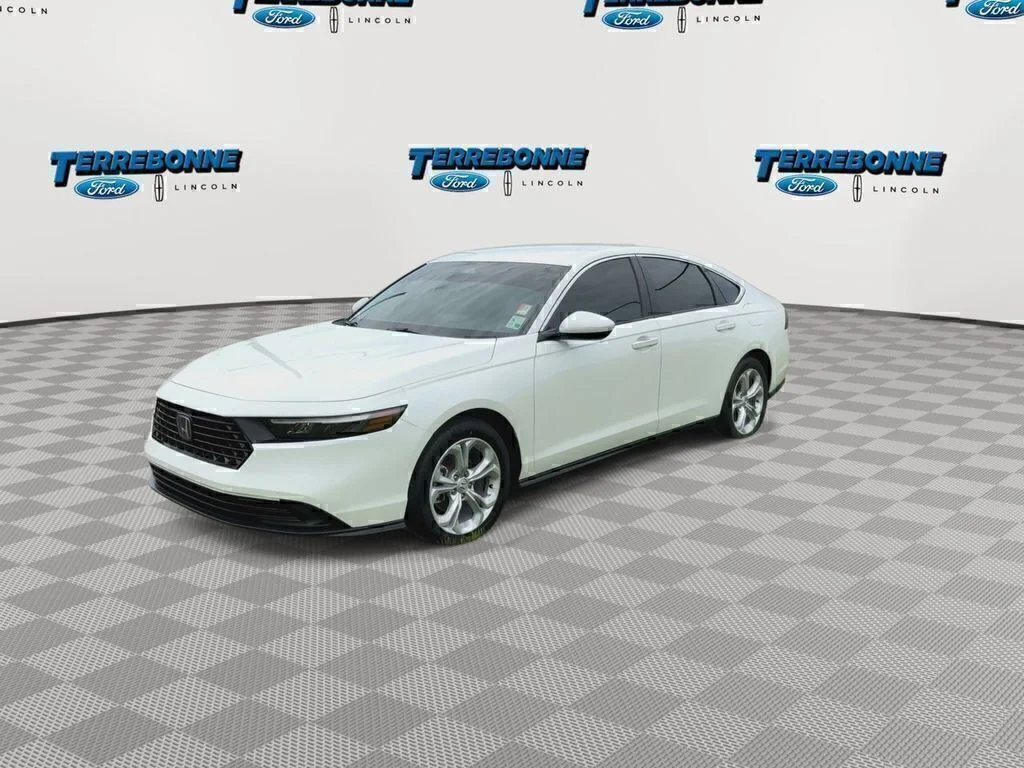 Used 2024 White Honda LX image 4