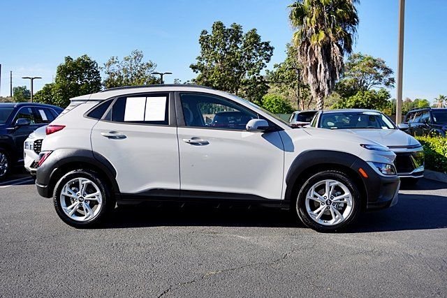 Used 2023 Silver Hyundai SEL image 6