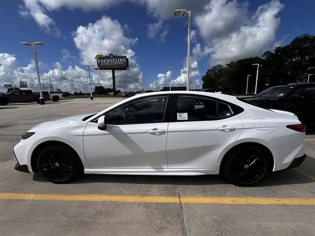 New 2026 Ice Cap Toyota SE image 5