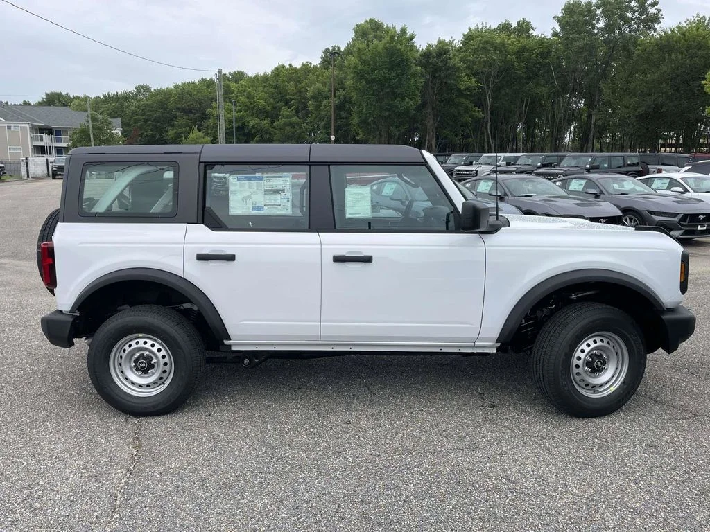 New 2026 Oxford White Ford Base image 2