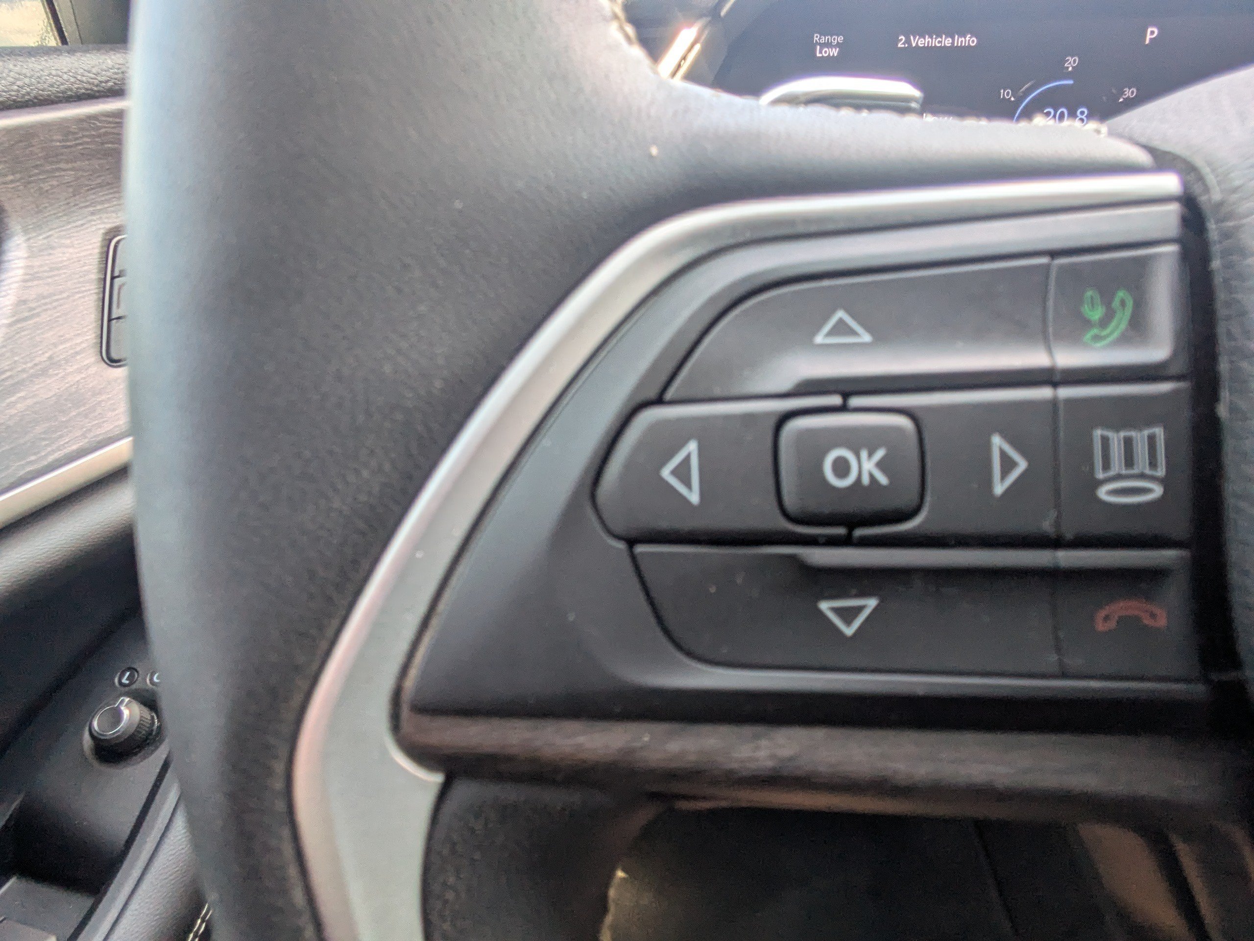 Used 2023 Midnight Sky Jeep Limited image 27
