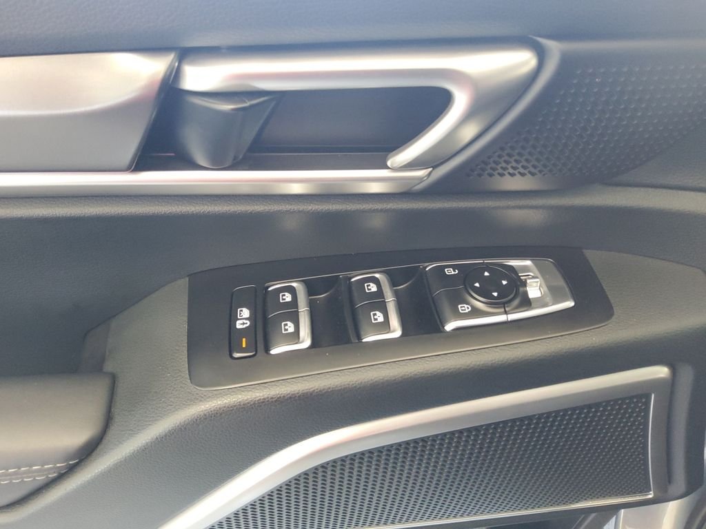 Used 2025 Silver Kia S image 12