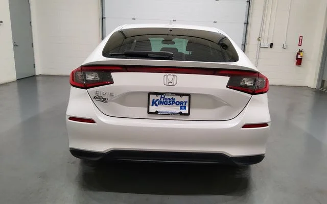 Used 2023 Silver Honda EX-L image 4