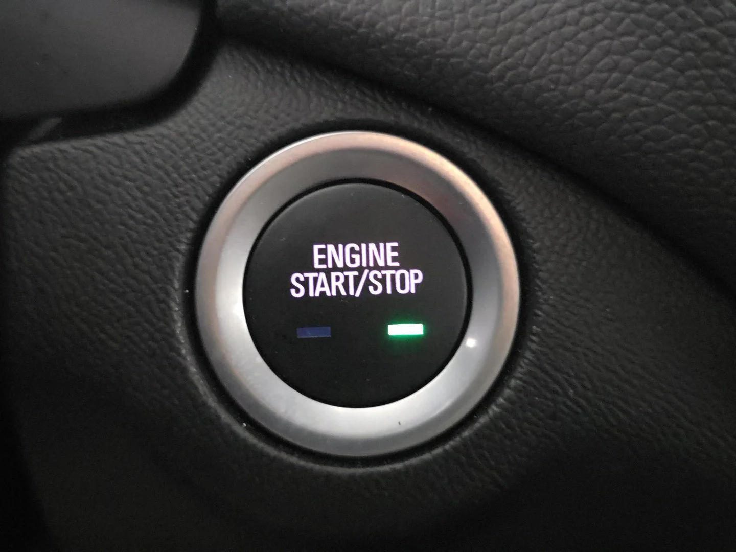 Used 2019 Iridescent Pearl Tricoat Chevrolet LT image 18