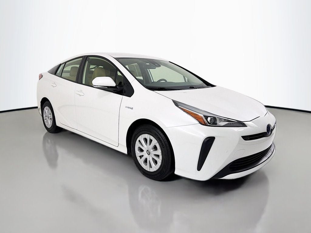2020 Toyota Prius LE FWD's photo