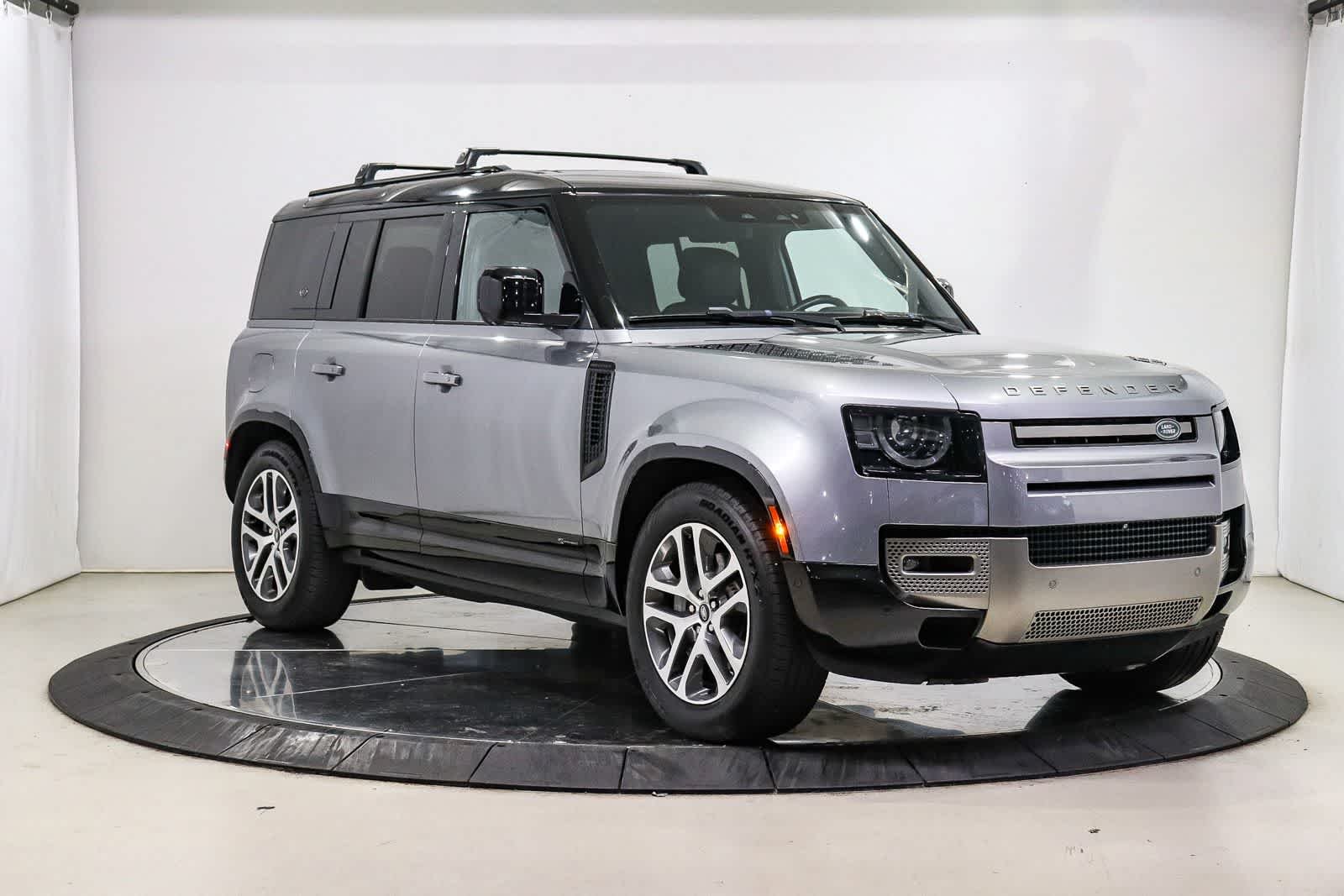 Used 2021 Black Land Rover X-Dynamic HSE image 5
