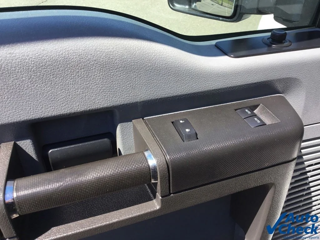 Used 2014 White Ford XL image 25