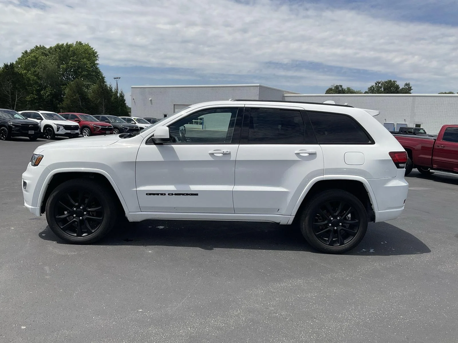 Used 2020 Bright White Clearcoat Jeep Altitude image 4
