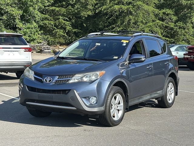 Used 2013 Blue Toyota XLE image 2