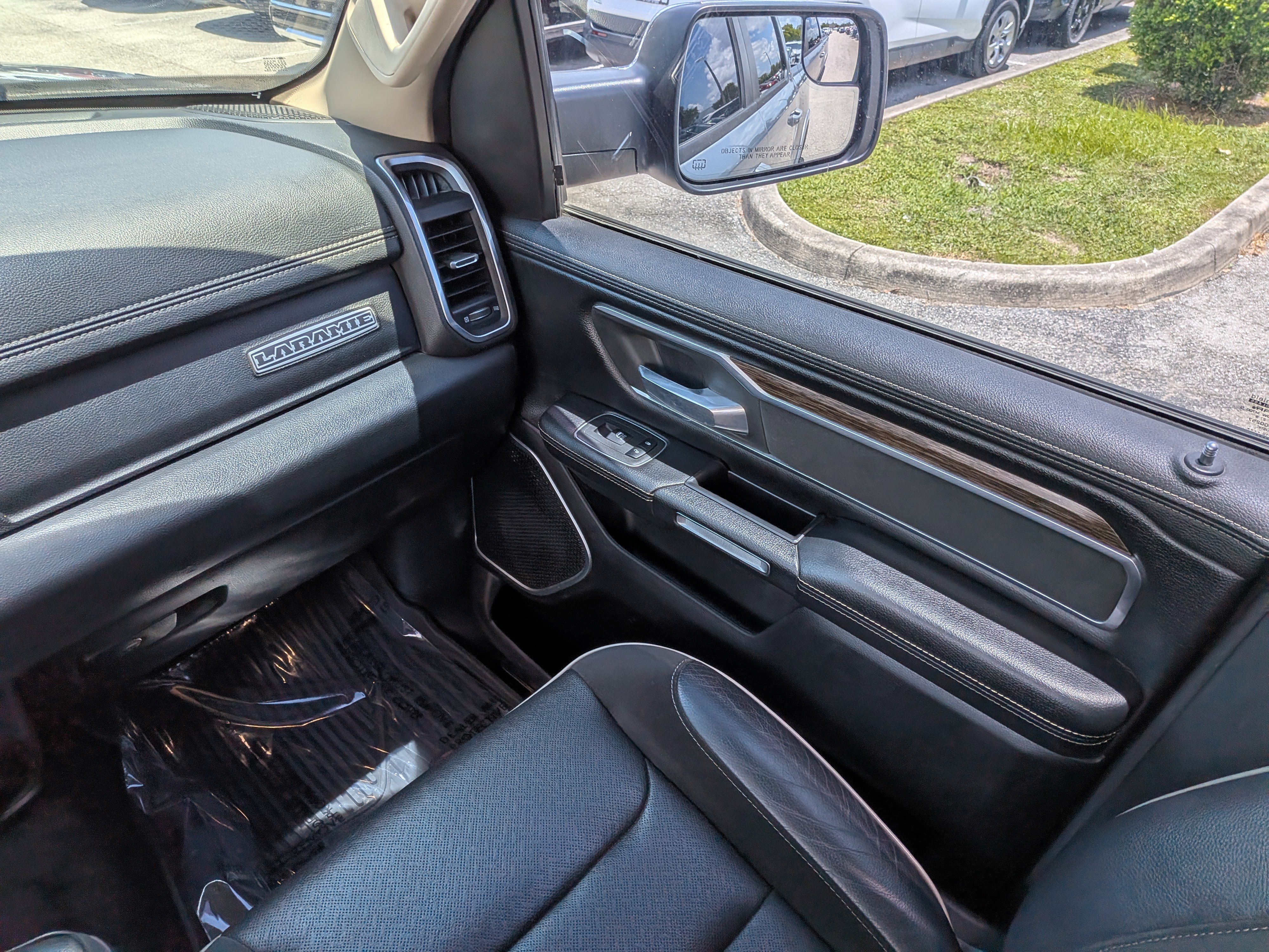 2019 RAM Ram 1500 Pickup Laramie - Photo 17