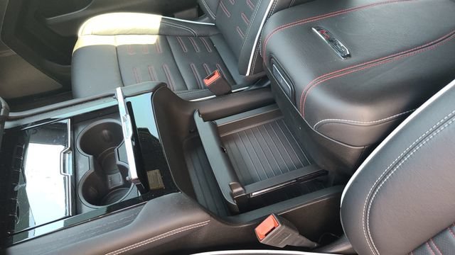 2025 GMC Yukon AT4 Ultimate - Photo 17