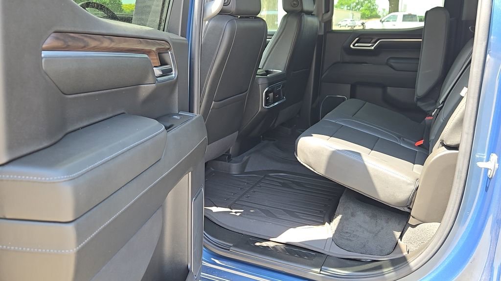 Used 2024 Downpour Metallic GMC SLT image 24