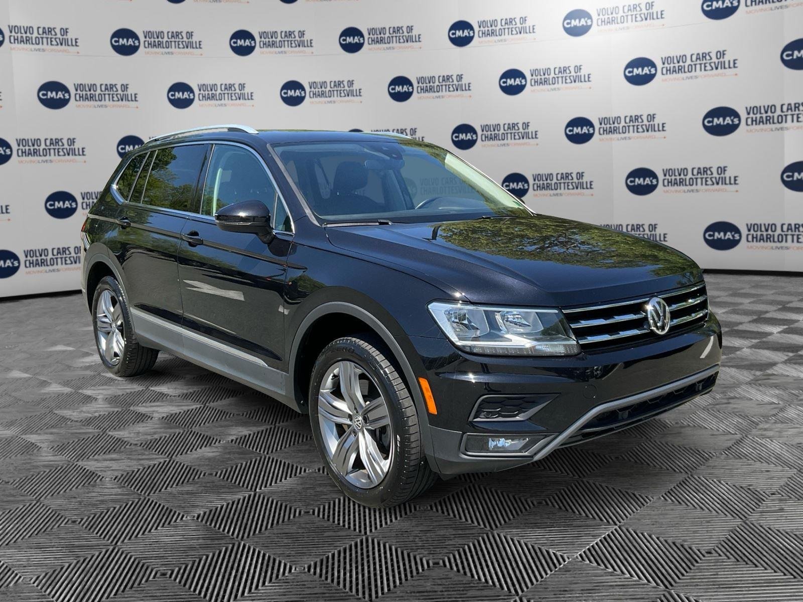 Used 2020 Deep Black Pearl Volkswagen SEL image 7