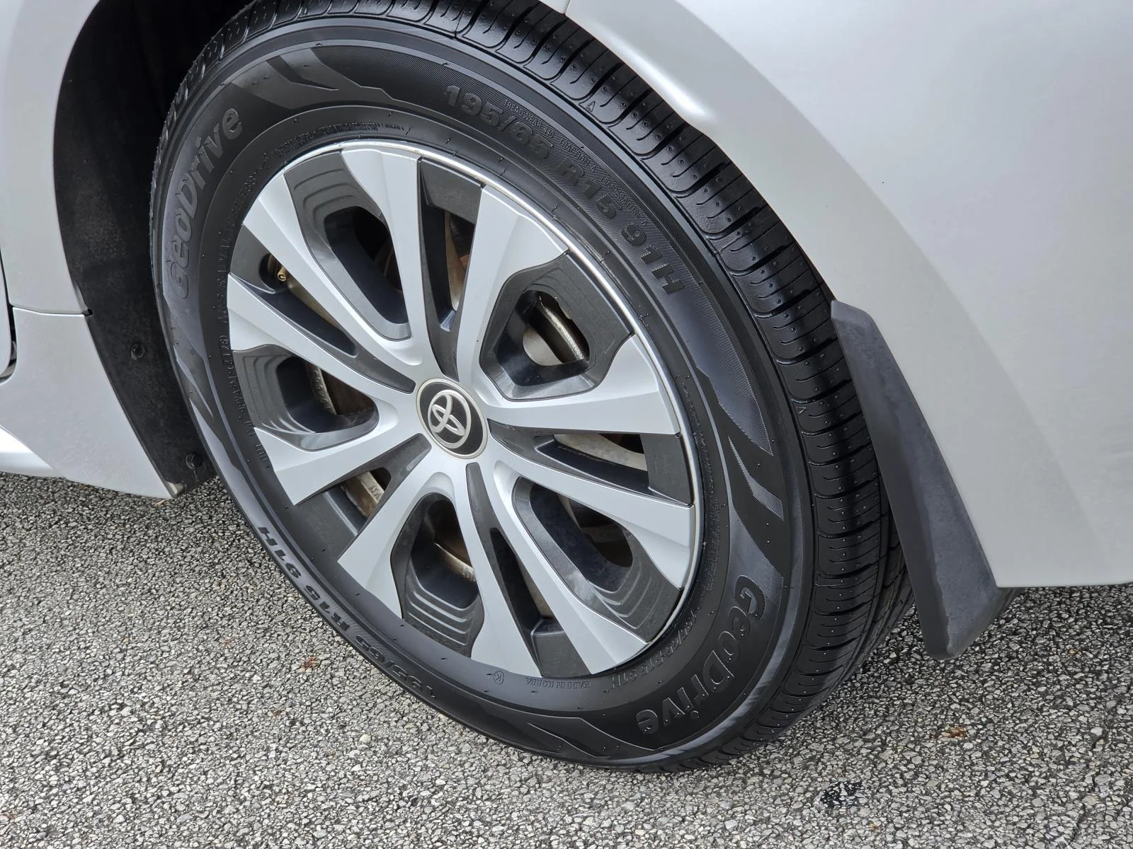 Used 2020 Silver Toyota Hybrid LE CVT (Natl) image 7