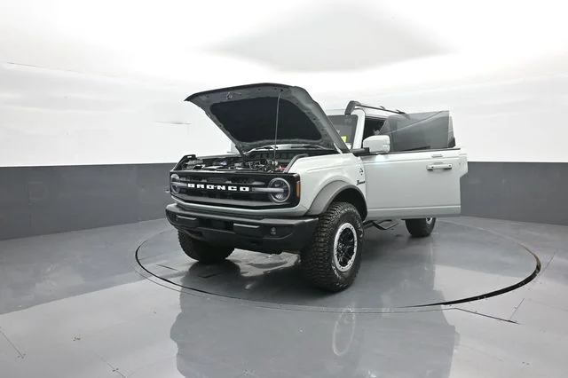 Used 2023 Cactus Green / Gray Ford Outer Banks image 41