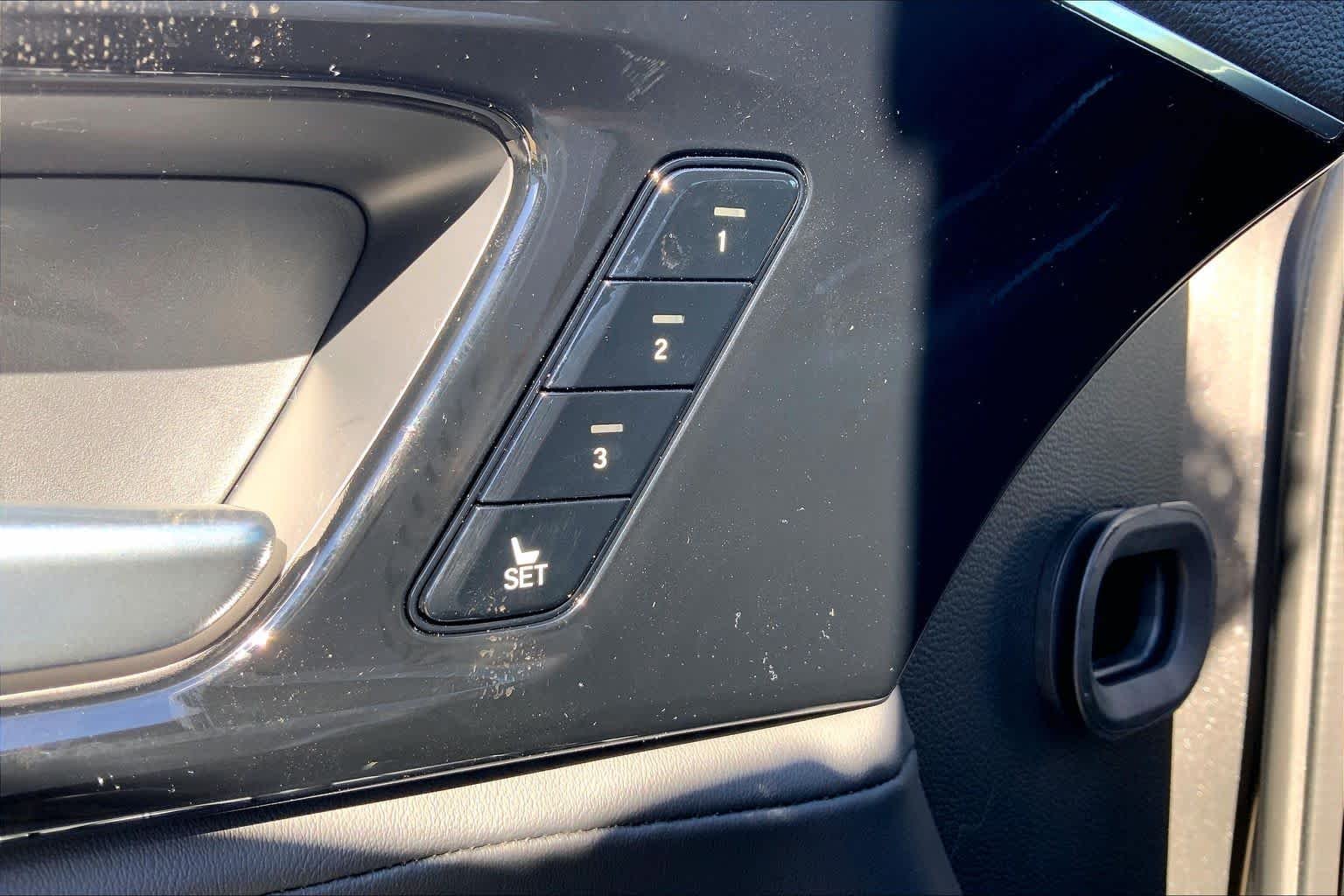 New 2026 Liquid Carbon Metallic Acura w/Technology Package image 18