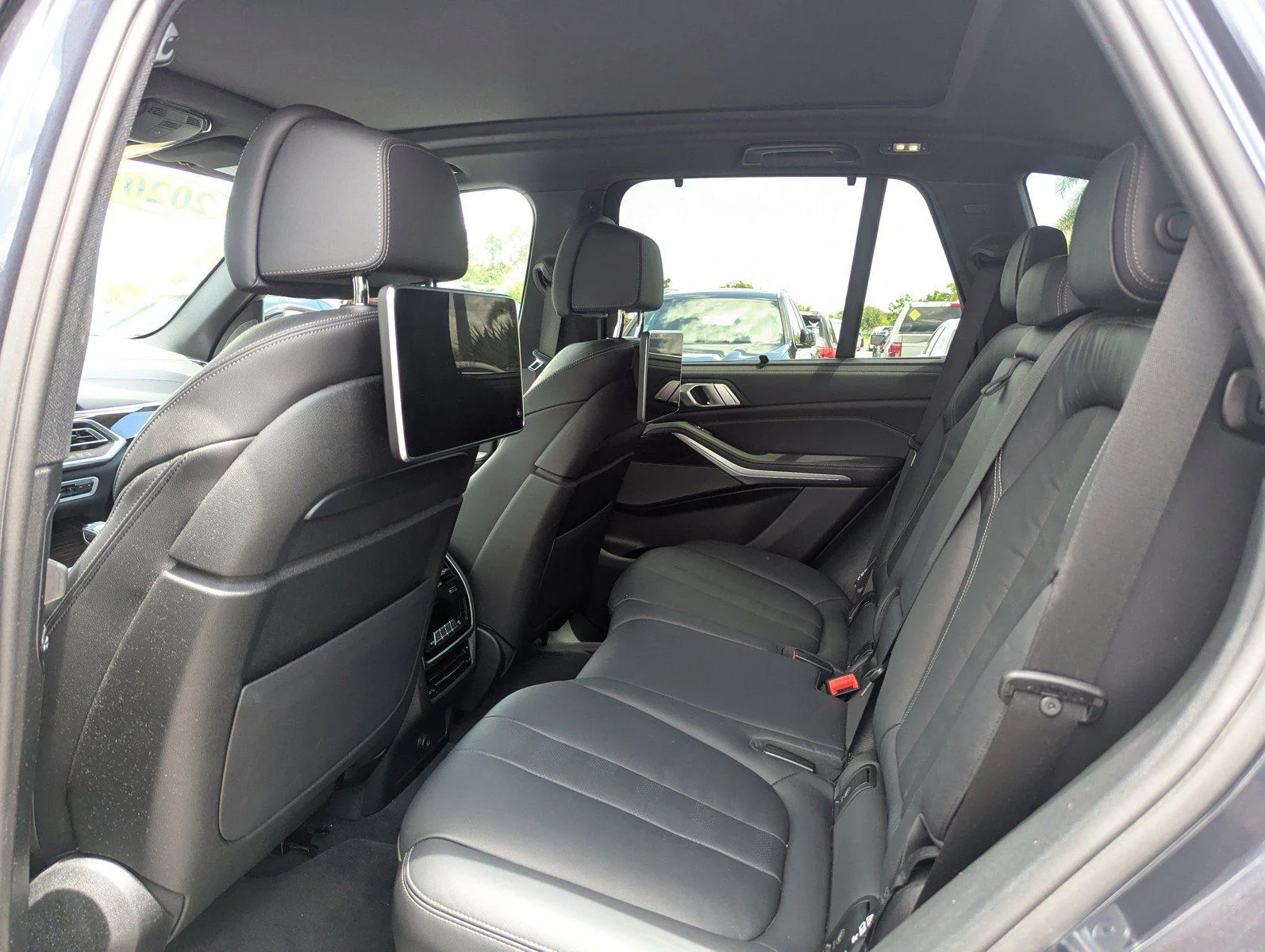 Used 2020 Arctic Grey Metallic BMW sDrive40i image 19