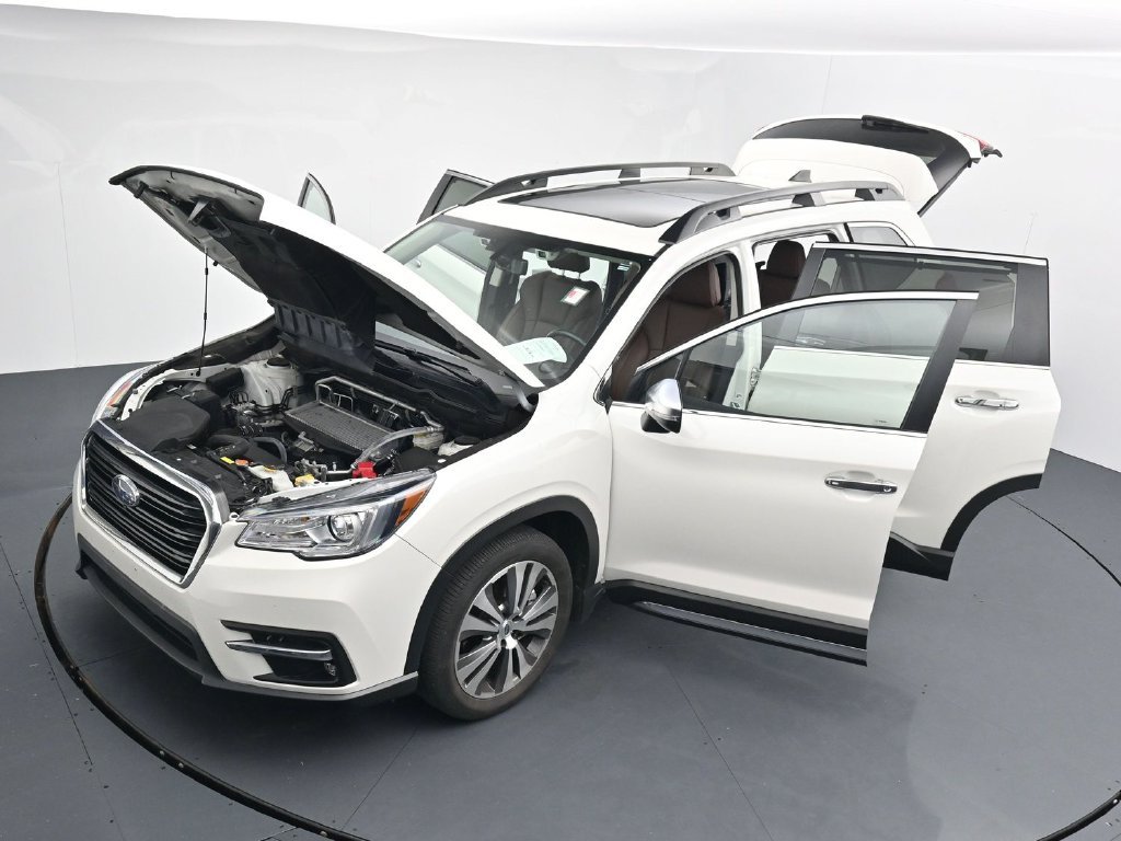 Used 2022 White Subaru Touring image 26