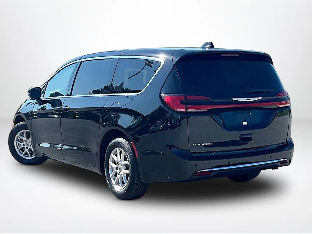 Used 2024 Black Chrysler Touring L image 14