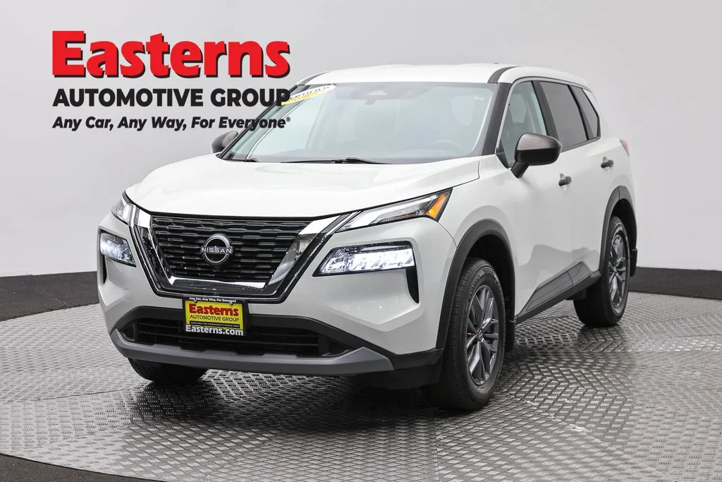 Used 2023 White Nissan S image 1