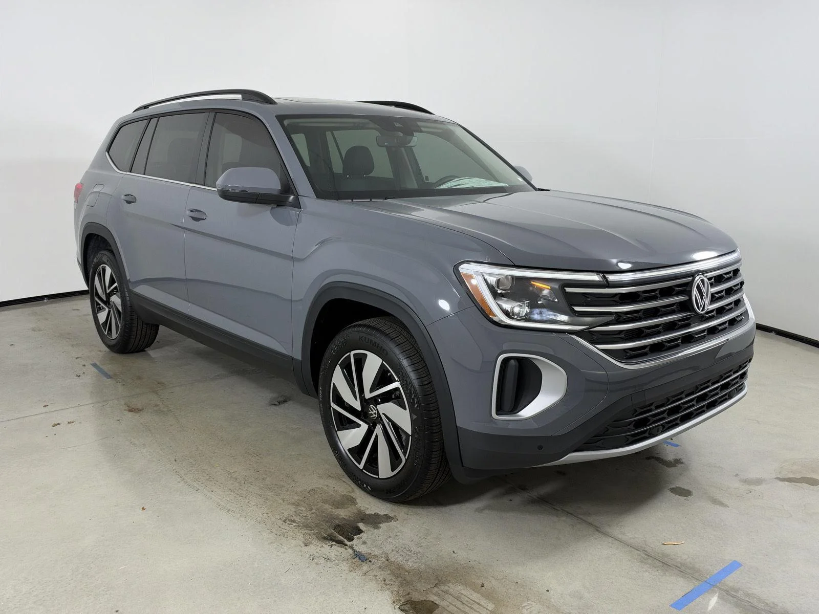 New 2026 Pure Gray Volkswagen 2.0T SE w/Technology image 5