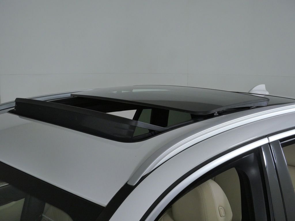 Used 2021 Alpine White BMW xDrive30i image 18