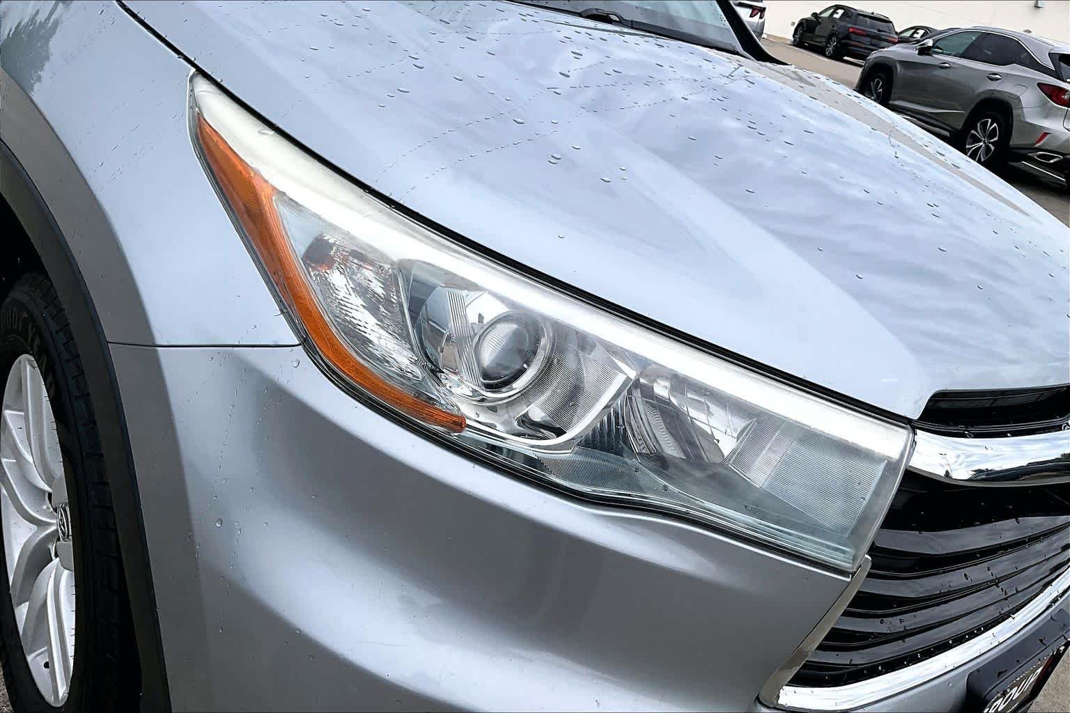Used 2016 Silver Sky Metallic Toyota LE image 25