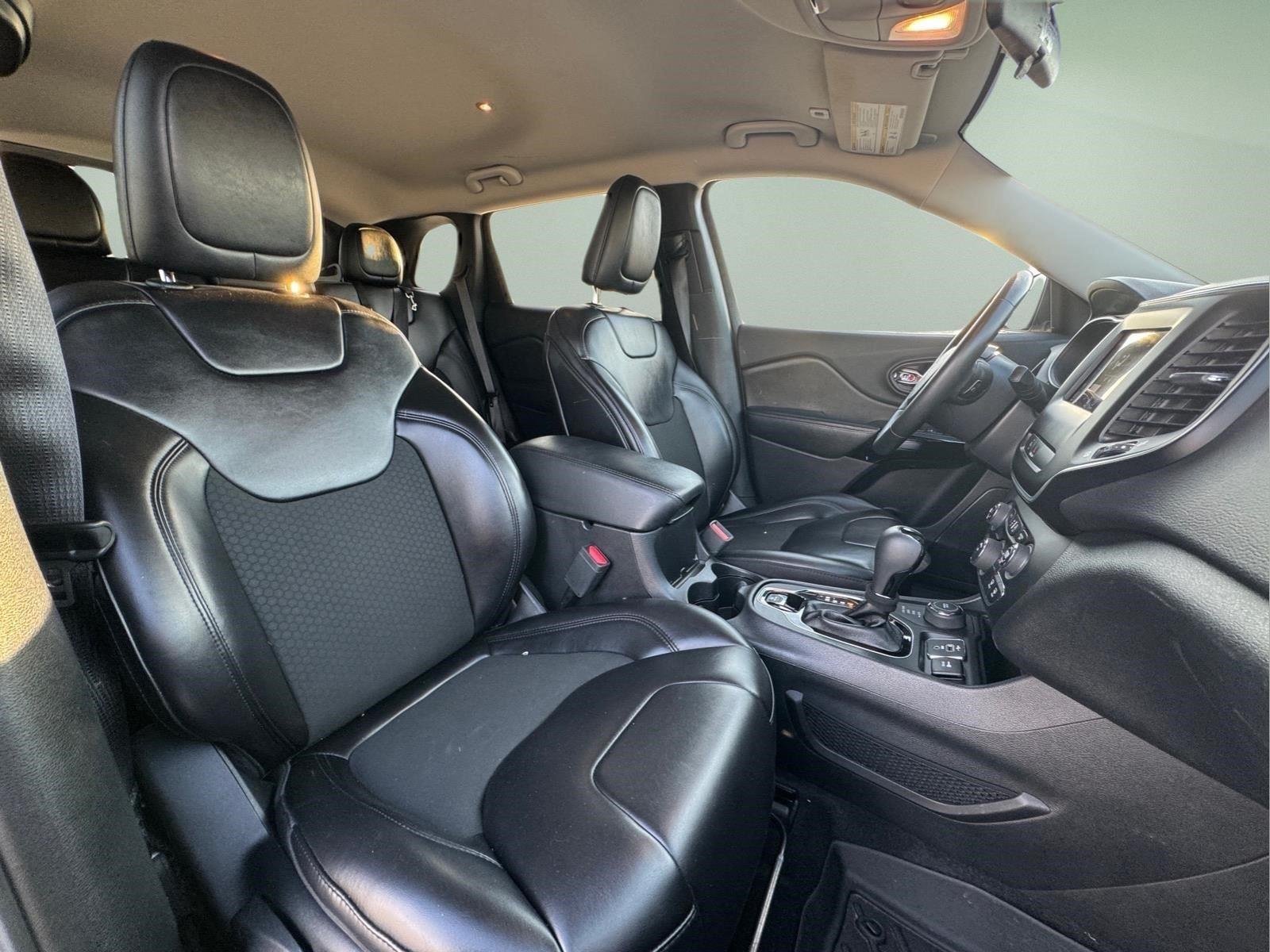Used 2019 Sting-Gray Clearcoat Jeep Altitude image 14