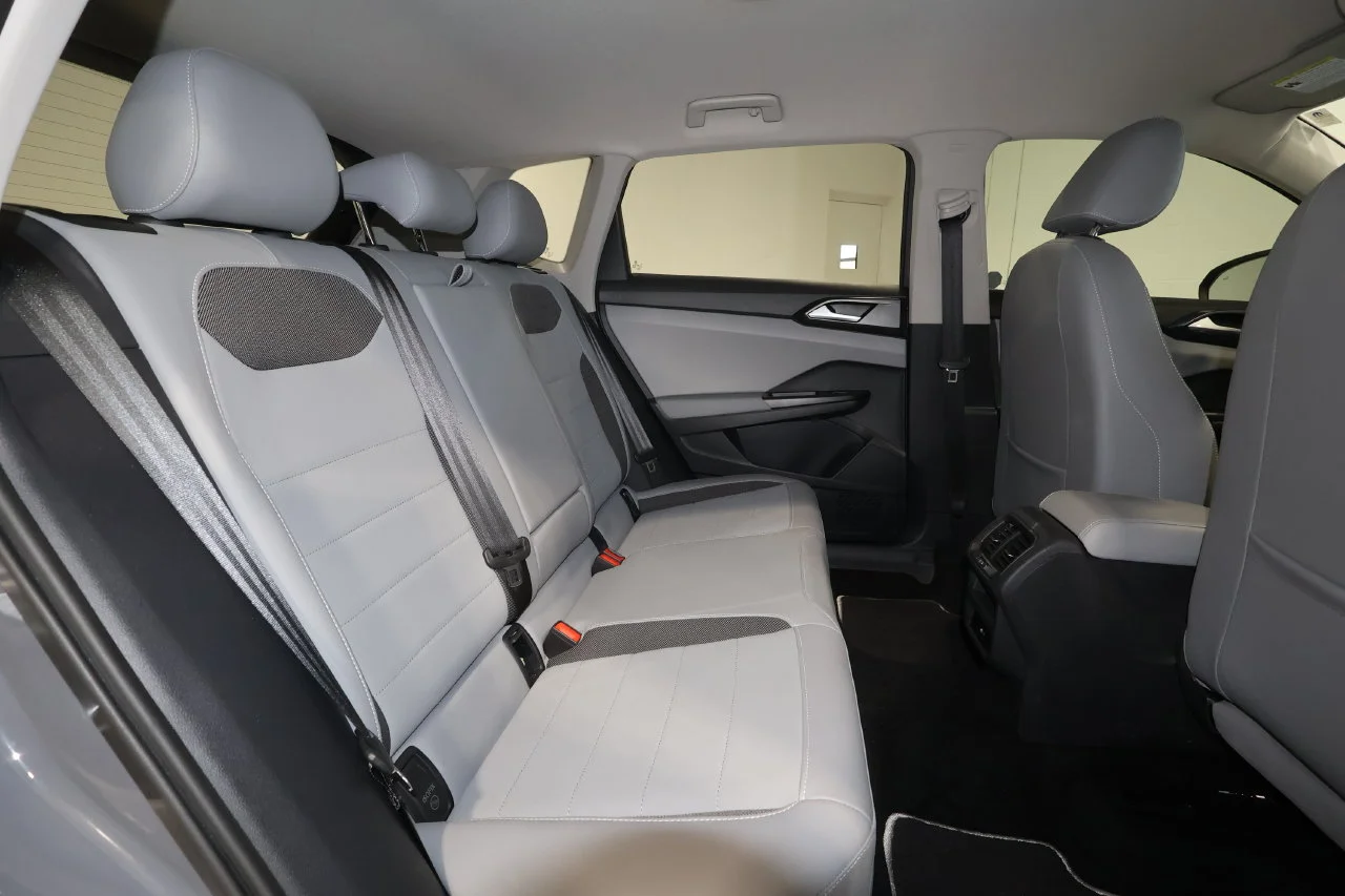 Used 2023 Gray Volkswagen 1.5T SE image 24