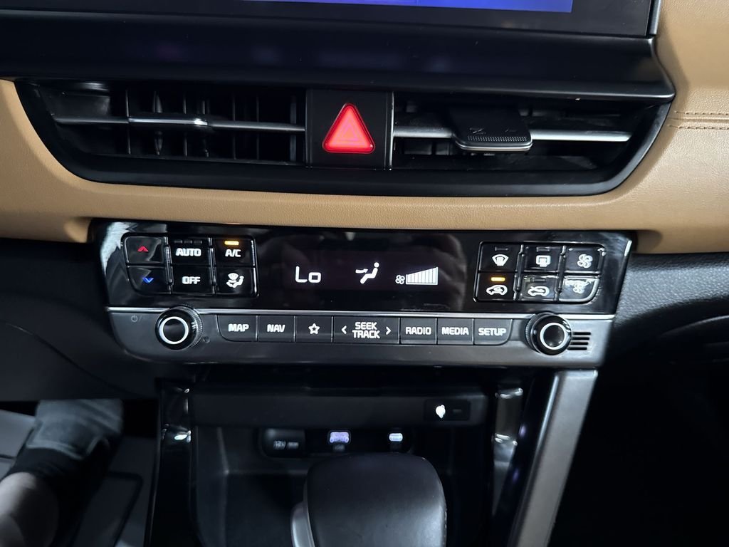 Used 2024 Ocean Blue Kia EX image 26