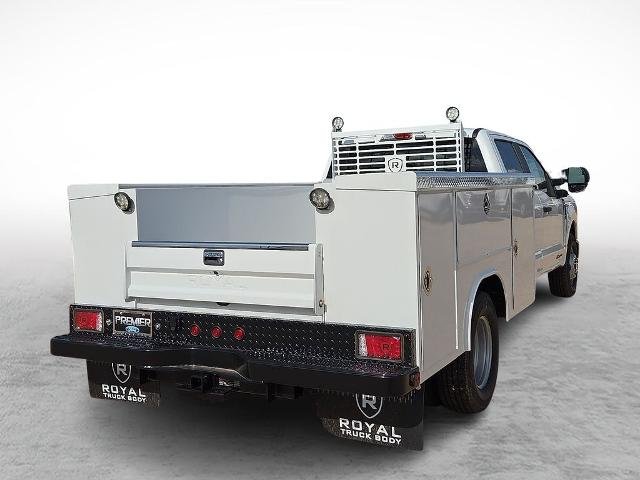 2025 Ford F-350 Super Duty Chassis Cab XL - Photo 35
